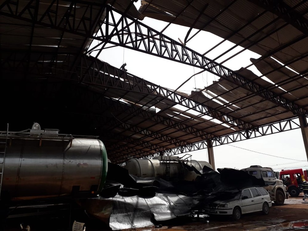 Caminhão-tanque explode durante manutenção e duas pessoas morrem em MT