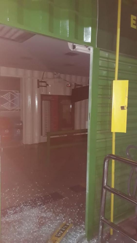 Ladrões invadem estação de ônibus pela 3ª vez e furtam televisores em Cuiabá