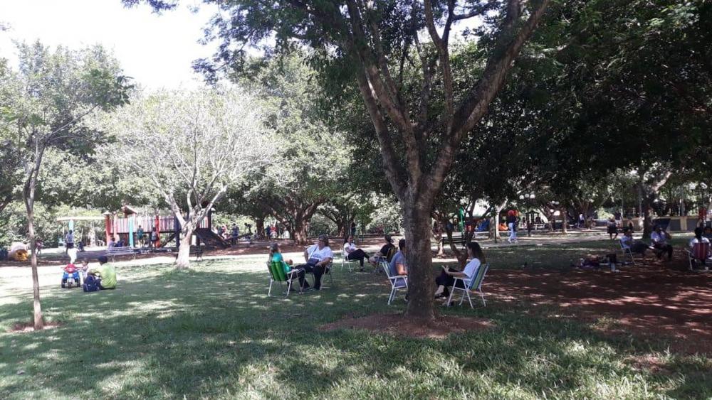 Psicólogos atendem pacientes de graça em plantão neste domingo no Parque Mãe Bonifácia em Cuiabá
