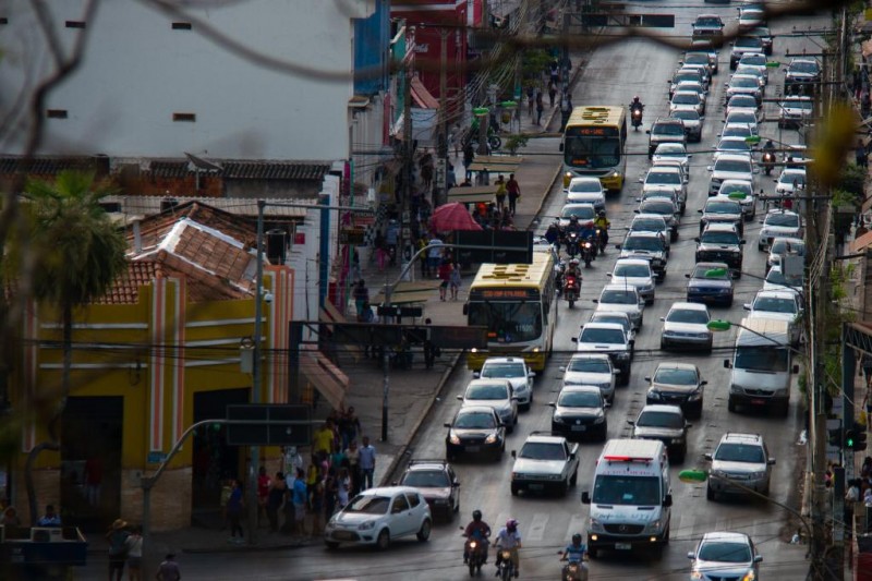 Trânsito no Avenida Isaac Póvoas no Centro de Cuiabá - Foto por: Meneguini/Gcom-MT