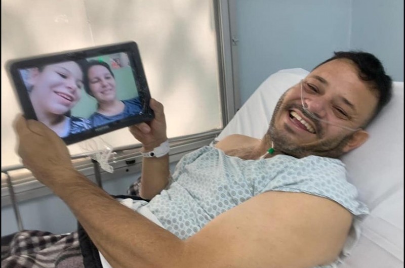 Alguns hospitais já permitem esse tipo de visita para pacientes com covid-19