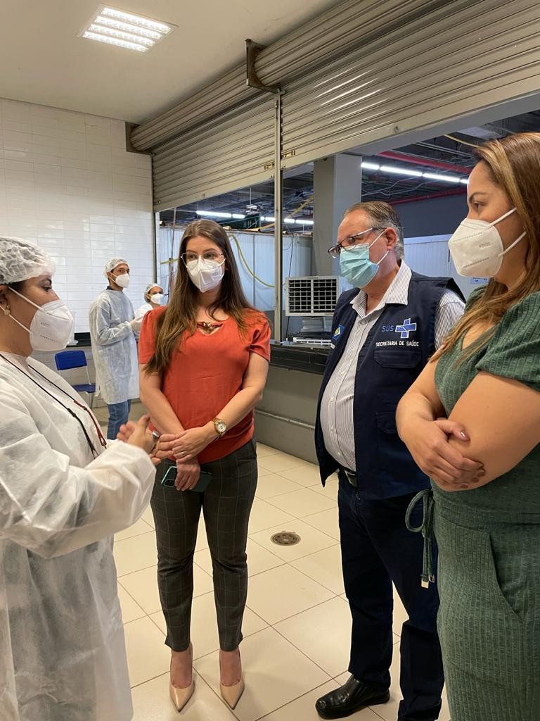 Em visita ao Centro de Triagem Covid-19, o secretário de Estado de Saúde, Gilberto Figueiredo conversou com os gestores, servidores e pacientes. - Foto por: Ascom SES-MT