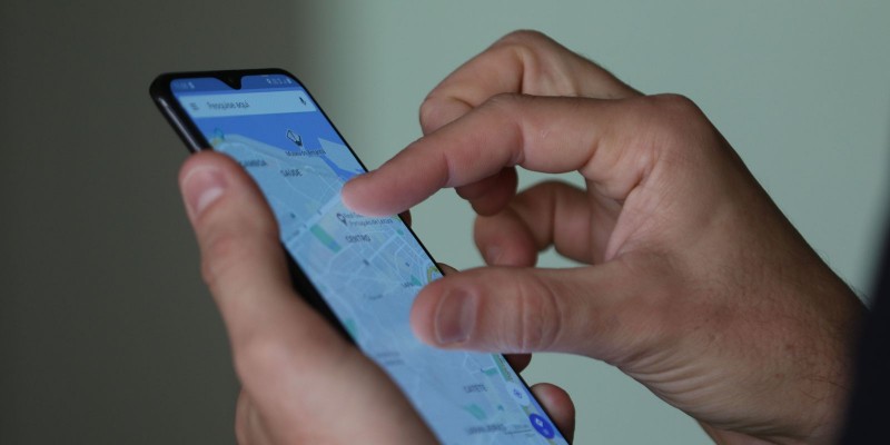 Curso aprimora habilidade de idosos para identificar fake news