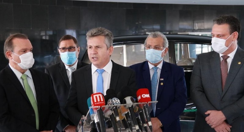 Governador Mauro Mendes e senadores se reúnem com o presidente Jair Bolsonaro - Foto por: Reprodução