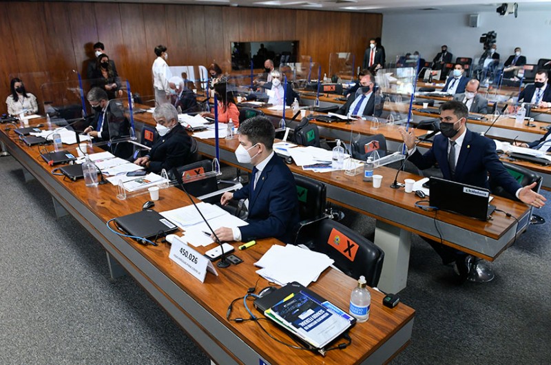 Na retomada das reuniões após o recesso parlamentar, CPI da Pandemia se concentra nas investigações sobre compra de vacinas