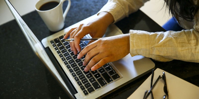 Ensino híbrido agrada a estudantes de universidades privadas