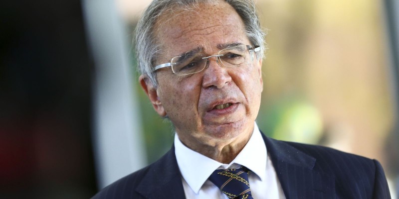 Ministro defende veto à lei que amplia acesso à internet a estudantes