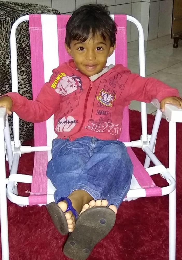 Menino de 3 anos morre uma semana após ser baleado na cabeça pelo pai em MT