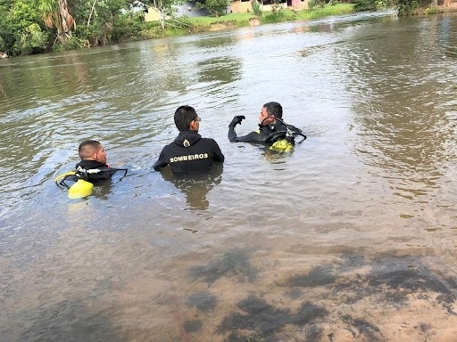 Populares localizam no Rio Verde, corpo de jovem atingido por tiros em Lucas do Rio Verde