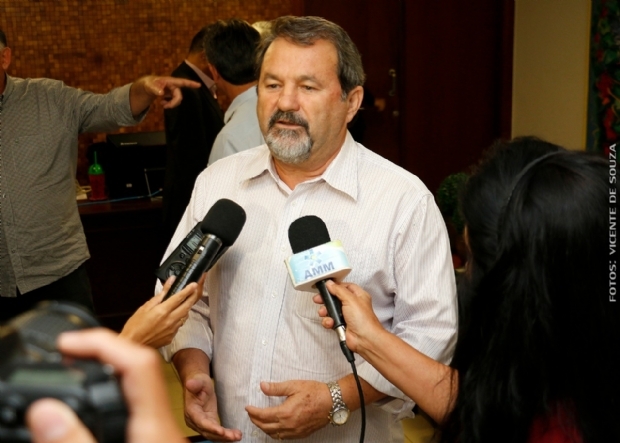 Prefeito de Cáceres decreta quarentena na cidade e proíbe velório por 30 dias