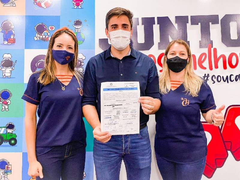 Governo assina ordem de serviço e vai retomar obra da escola Cleufa Hubner iniciada em 2013