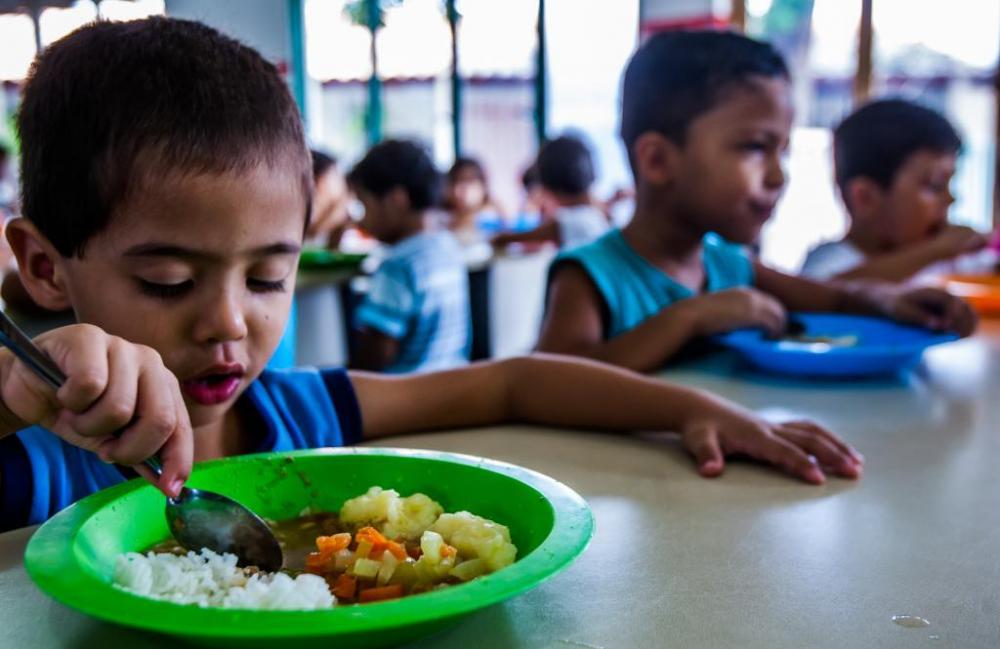 Estado aguarda sanção de projeto para distribuição de merenda escolar