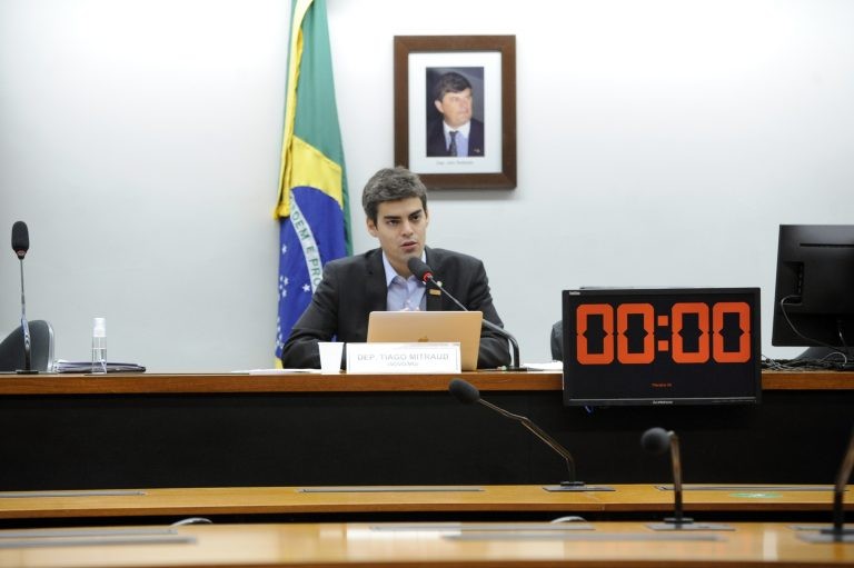 Tiago Mitraud é relator de proposta que regulamenta a escolha de reitores - (Foto: Gustavo Sales/Câmara dos Deputados)