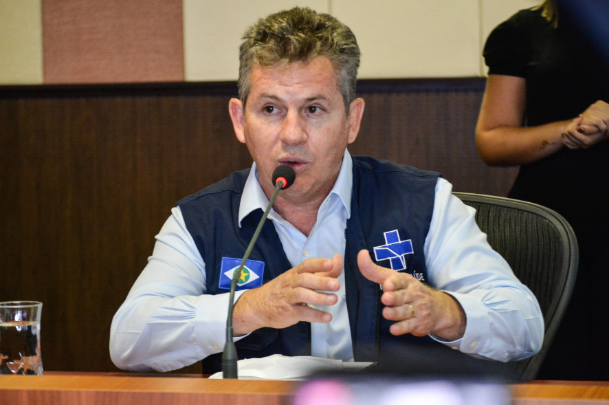 Mendes volta atrás e mantém suspensa aulas em Mato Grosso