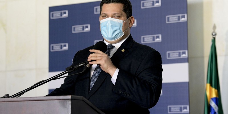 Ex-presidente do Senado nega corrupção e fala em campanha difamatória