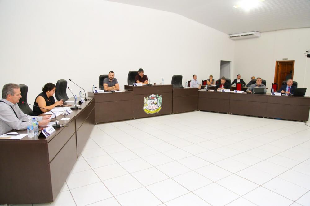 Vereadores aprovam empréstimo de R$ 18 milhões para obras de esgoto