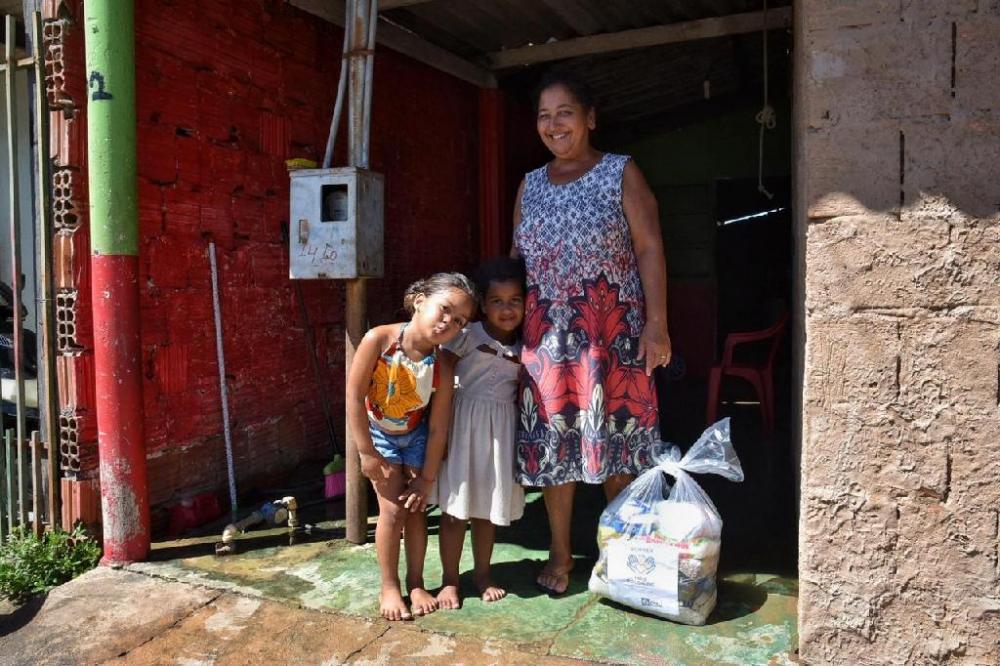 Governo auxilia população de baixa renda durante a pandemia; 21 mil cestas básicas já entregues