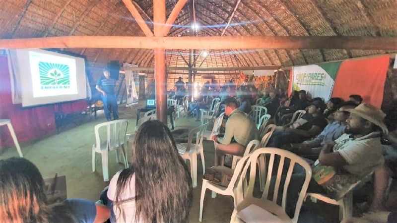 Pela manhã as atividades foram realizadas em uma casa tradicional na Aldeia Salto da Mulher - Foto por: Empaer