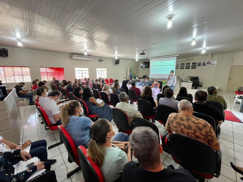 A reunião ocorreu na manhã desta sexta-feira (12.11) no auditório da Câmara Municipal de Porto dos Gaúchos e contou com a presença de representantes de diversos municípios do estado. - Foto por: Ana Lazarini