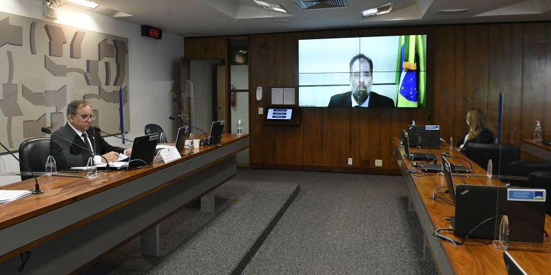 No Senado, presidente do Inep descarta risco à realização do Enem