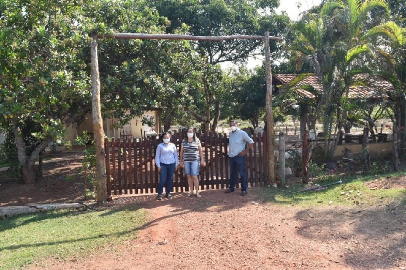 Chácara Recanto dos Lagos, da produtora Niane junto com a equipe da Empaer durante visita técnica - Foto por: Empaer
