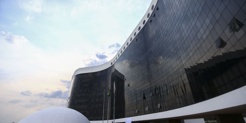 TSE cassa mandato de deputado do Paraná por infidelidade partidária 