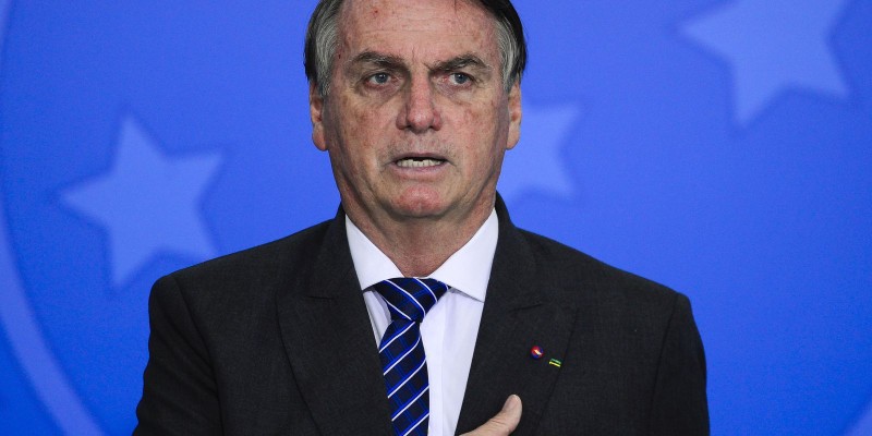 Presidente Bolsonaro assina filiação ao PL