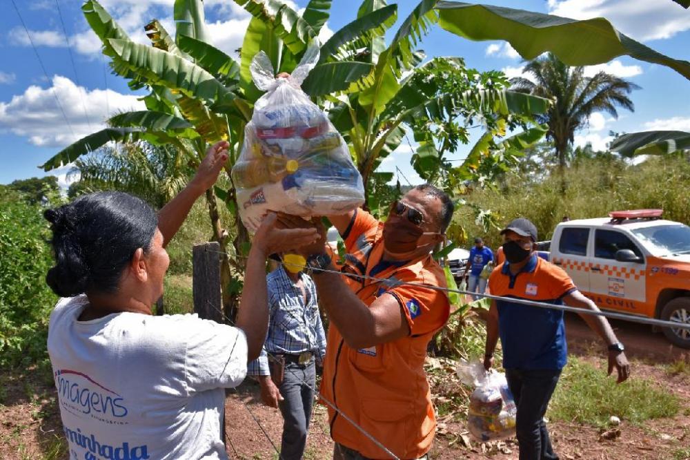 Pequenos produtores rurais recebem cestas básicas da campanha Vem Ser Mais Solidário