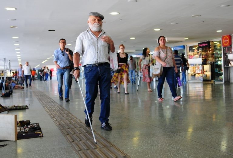 Audiência vai debater tecnologias urbanas para facilitar a vida dos deficientes visuais - (Foto: Lúcio Bernardo Jr/Agência Brasília)