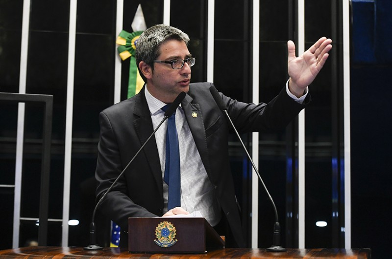 O senador Carlos Portinho (PL-RJ) foi o relator da matéria, que vai à sanção - Jefferson Rudy/Agência Senado