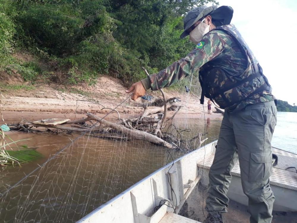 Operação de combate à pesca predatória aborda 161 pescadores nos rios Araguaia e Garças