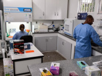 Mato Grosso vai aumentar de 796 para 1.148 a capacidade de testes diários da Covid-19