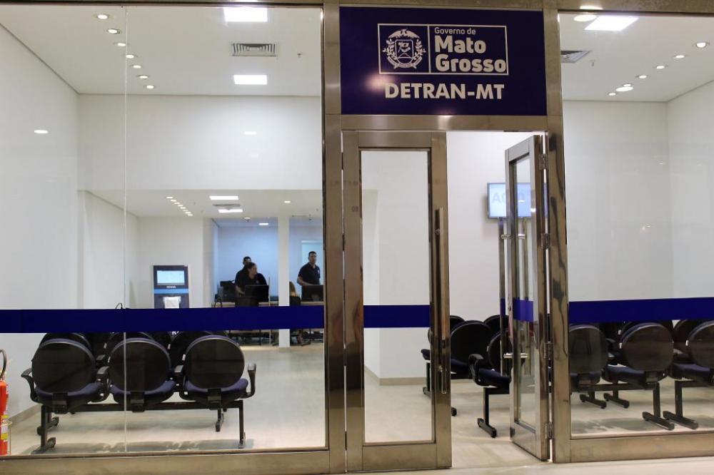 Unidades do Detran-MT nos shoppings de Cuiabá voltam a atender somente com agendamento