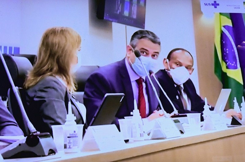 Angotti (no meio) é secretário de Ciência, Tecnologia, Inovação e Insumos Estratégicos no Ministério da Saúde; portaria desrespeitou decisão do Conitec - Agência Senado