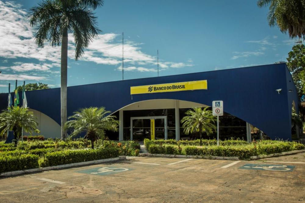 Governo paga primeira parcela do 13º salários aos servidores nesta terça-feira (30)