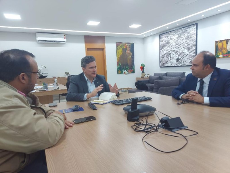 Secretário-chefe da Casa Civil, Rogério Gallo, e secretário adjunto de Turismo, Jefferson Moreno, se reuniram com o diretor-presidente da Centro-Oeste Airports (COA), Marco Antônio Migliorini - Foto por: Secom-MT