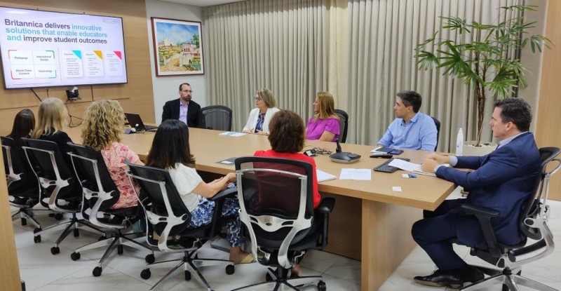 Representantes da Britannica Education apresentaram um pouco da experiência que vivenciam, já que estão em mais de 50 países, em cinco continentes. - Foto por: Harleid Claiton Seduc-MT