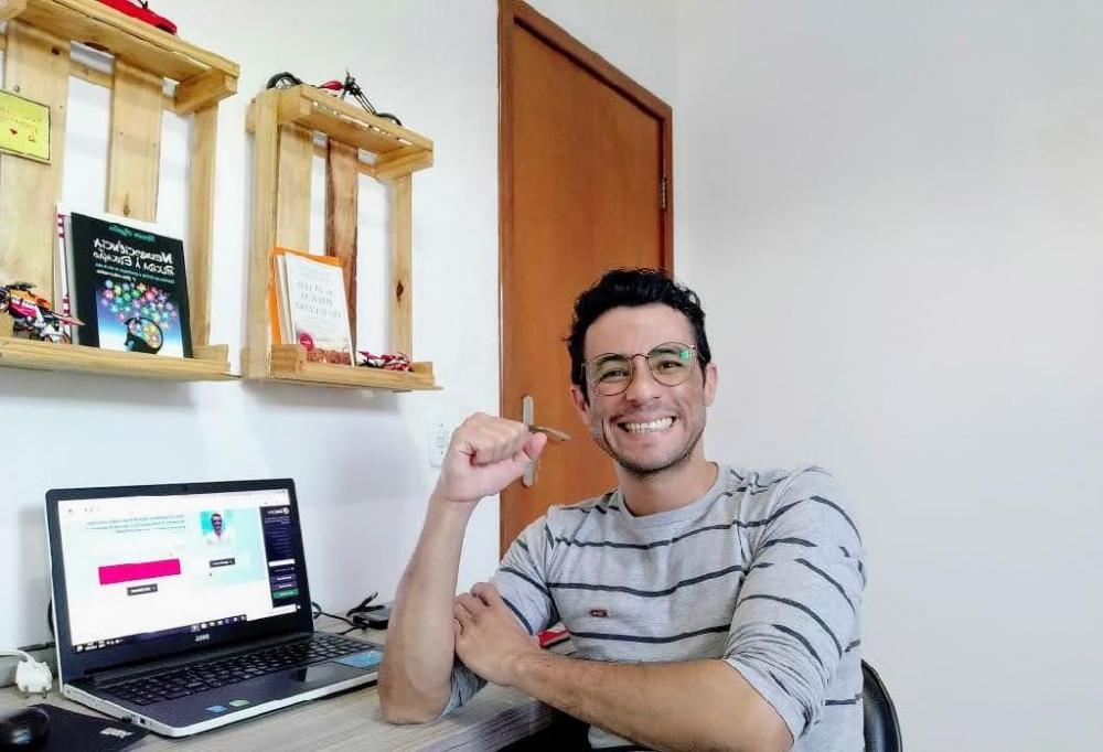 Vídeo de volta às aulas online viraliza e faz sucesso entre alunos e professores