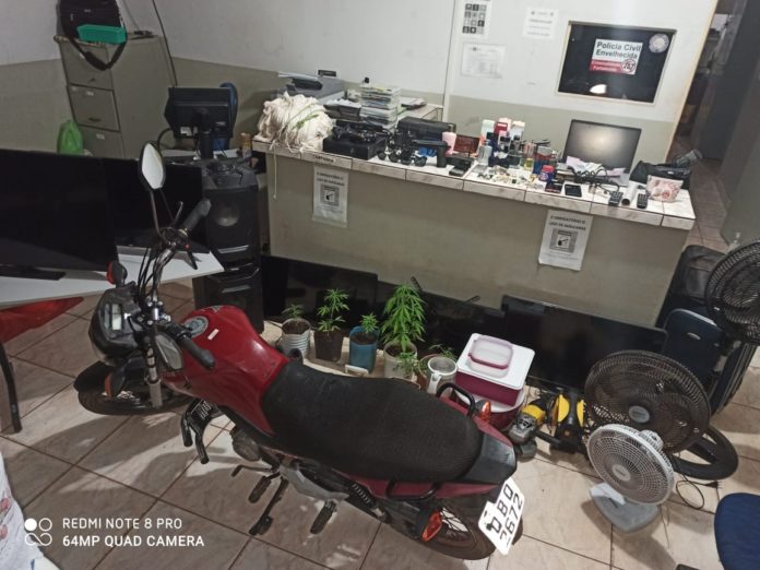 Polícia Civil de Canarana apreende menor com grande quantidade de objetos furtados e droga
