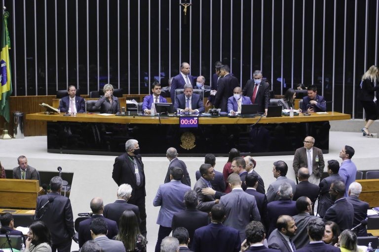 Deputados participam de votação na Câmara - (Foto: Paulo Sérgio/Câmara dos Deputados)