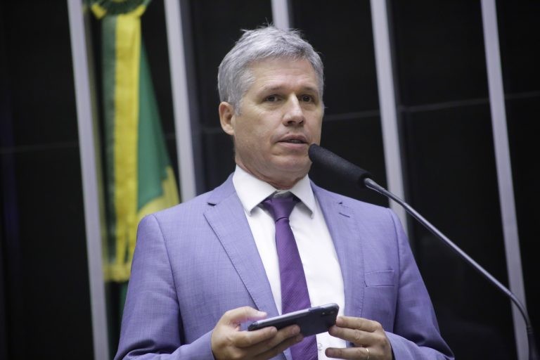 Paulo Teixeira denuncia descumprimento da lei pela Comissão de Anistia - (Foto: Paulo Sérgio/Câmara dos Deputados)