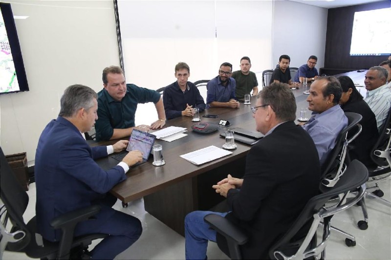 Governador assina recursos para asfaltar ruas de São José do Povo. - Foto por: Secom-MT