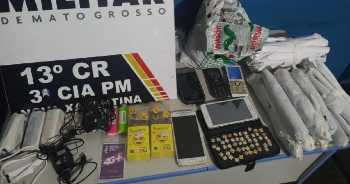 Denúncia auxilia na captura de adolescente com 100 picotes de LSD