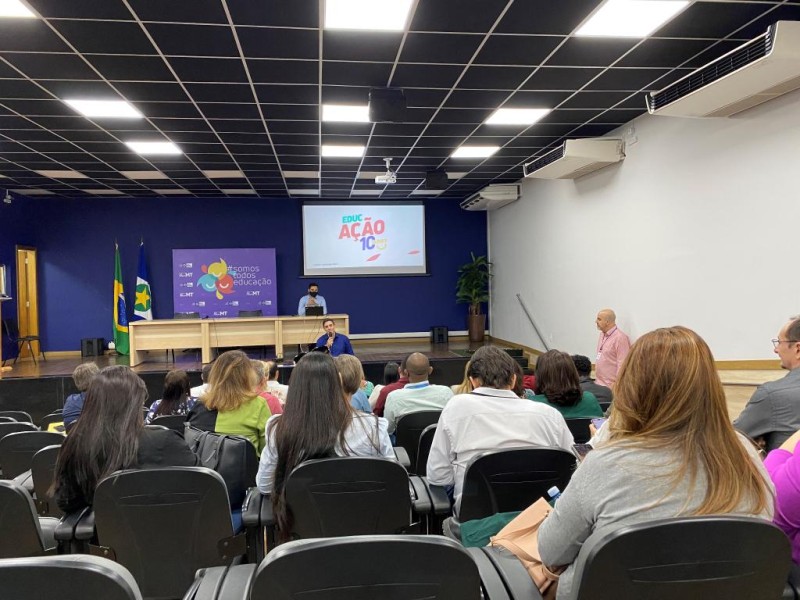 Seduc apresenta aos Diretores Regionais plano de ação para os próximos 10 anos da Educação em MT