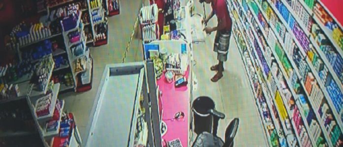 PM prende homem por furto após ser filmado arremessando pedra em vidraça de farmácia