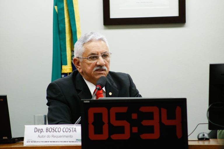 Bosco Costa: Brasil deve buscar alternativas para diminuir dependência externa - (Foto: Elaine Menke/Câmara dos Deputados)