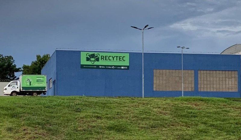 Centro de Recondicionamento de Computadores Recytec, que irá funcionar na sede da Escola Técnica Estadual (ETE) de Cuiabá, no bairro Carumbé. - Foto por: SECITECI/MT