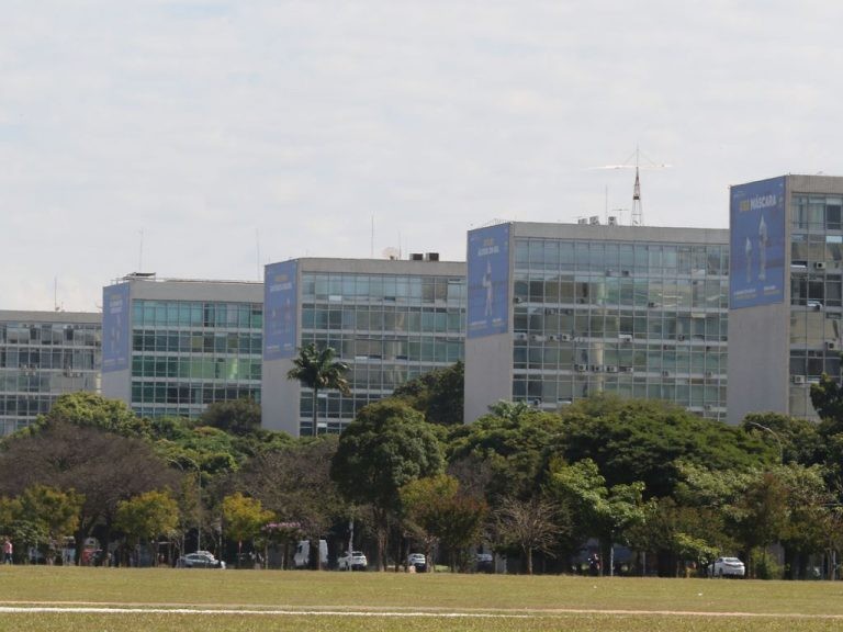 Esplanada dos Ministérios em Brasília - (Foto: Fabio Rodrigues Pozzebom/Agência Brasil)