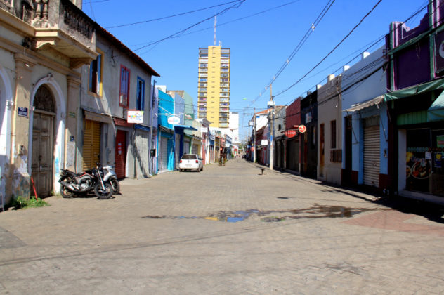 Novo decreto altera horário de funcionamento de setores do comércio e do toque de recolher