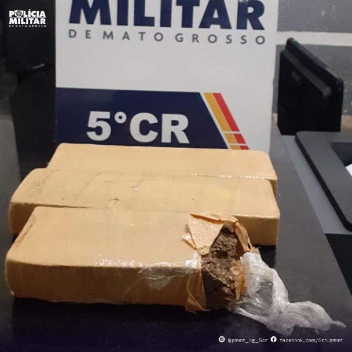 PM flagra adolescente com 2 kg de maconha em mochila